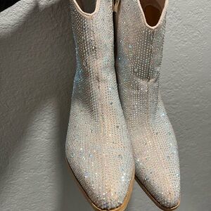 Sparkling Cream Ankle Boots